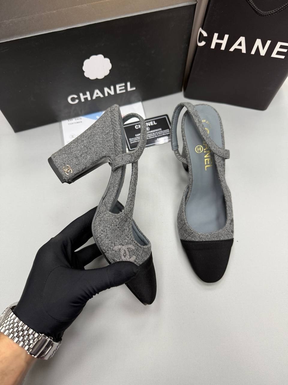 босоножки chanel,туфли chanel,босоножки шанель оригинал,chanel сандалии открытой пяткой,босоножки на каблуке chanel чёрные