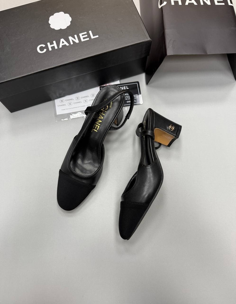 босоножки chanel,туфли chanel,босоножки шанель оригинал,chanel сандалии открытой пяткой,босоножки на каблуке chanel чёрные