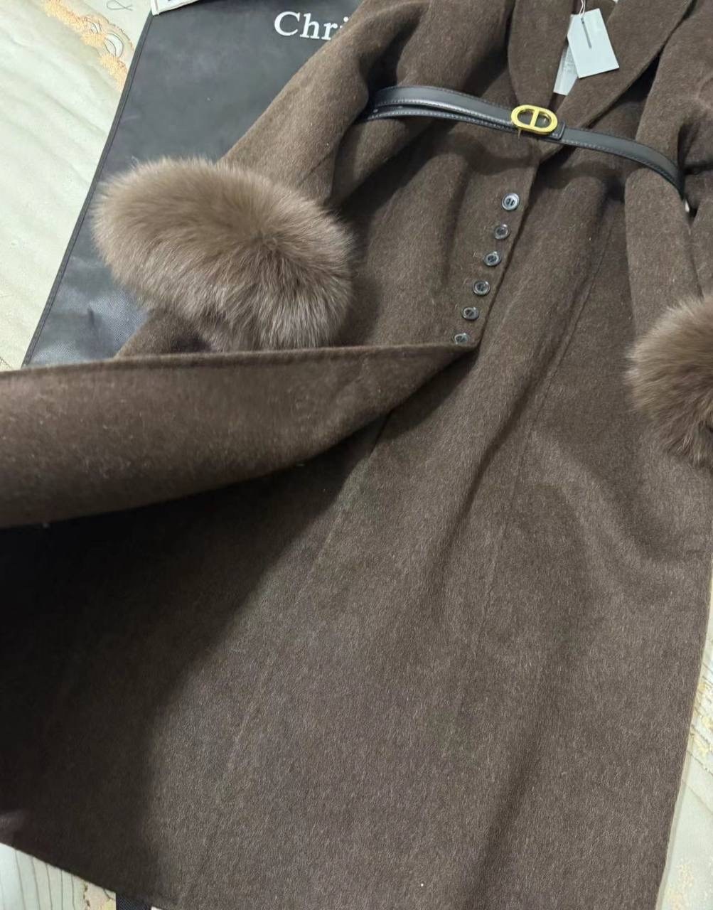 женское длинное шерстяное пальто с поясом из натурального меха лисы,пальто с мехом,пальто зимнее женское,пальто с меховым воротником,пальто с меховым воротником leo lazzi