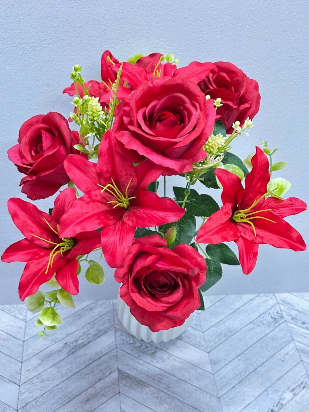 свадебный букет лилии,букет лилии,белые лилии букет,букет цветов лилии,букет искусственных цветов лилии