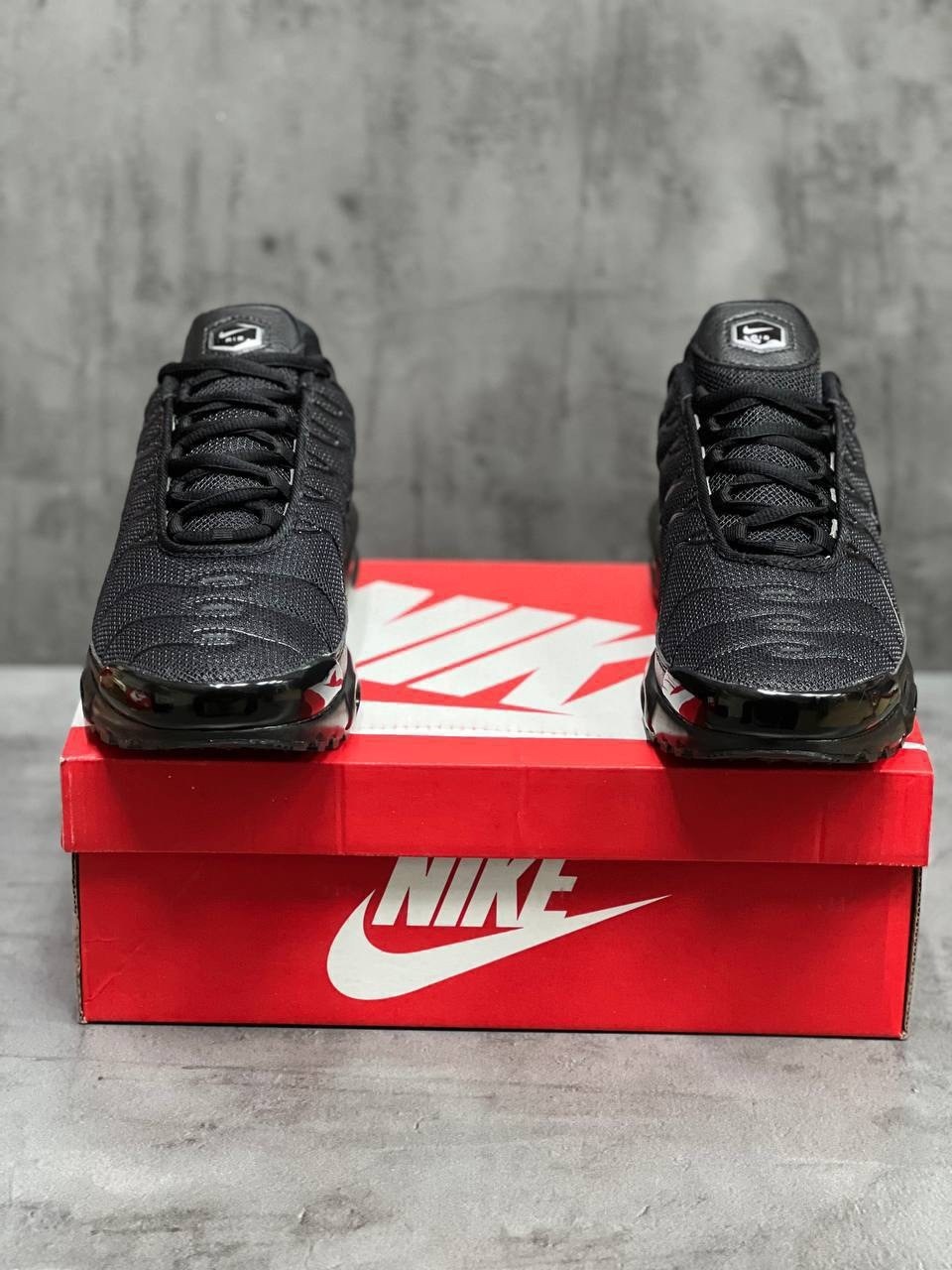 кроссовки nike air max tn plus,nike air max tn plus black,мужские кроссовки nike air max tn plus,кроссовки nike air max tn,nike air max tn plus