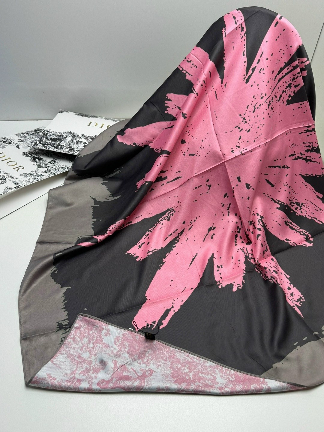 брендовый платок,шарфы и платки,платок gucci,шелковые платки,женские платки