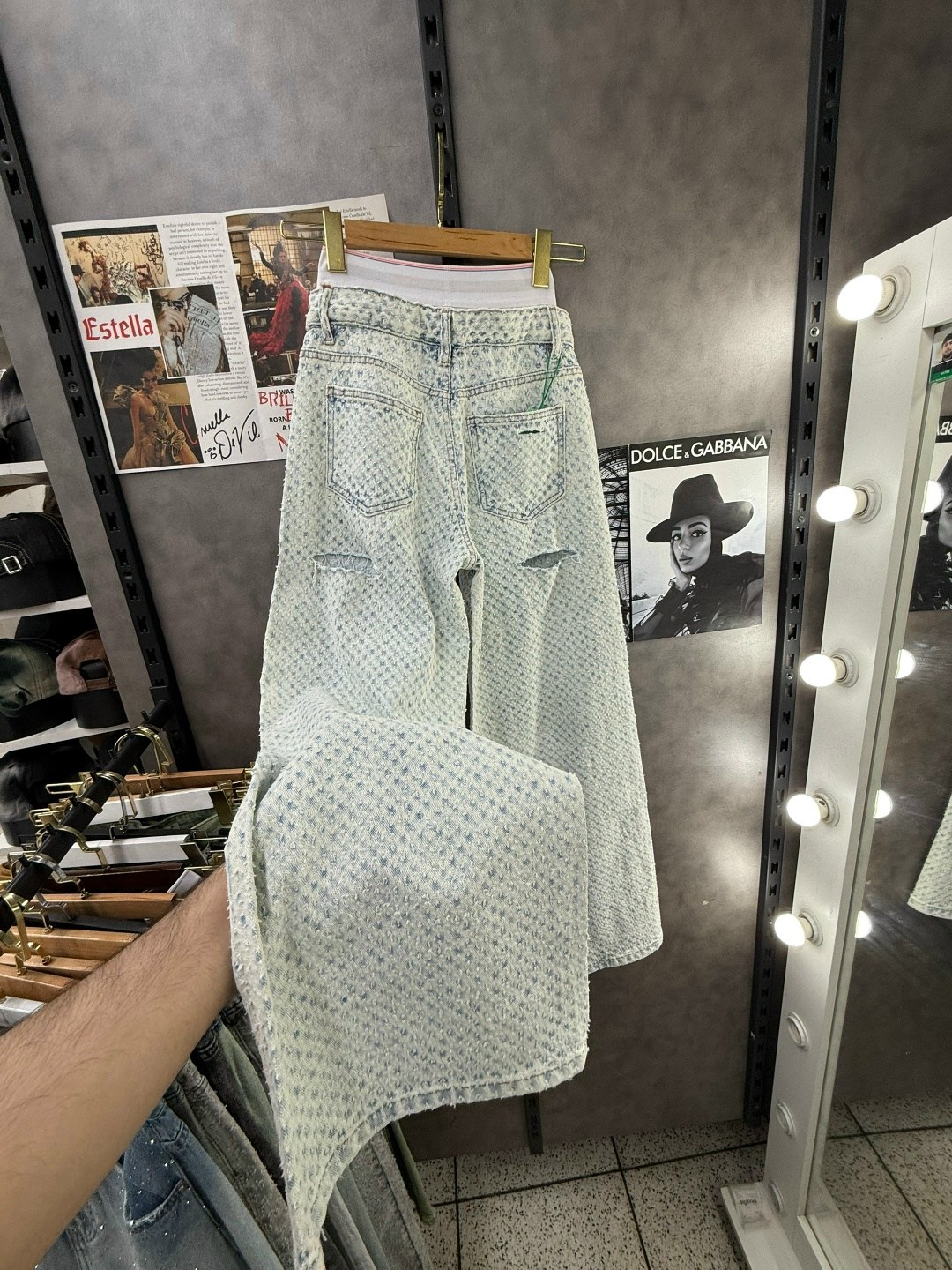 женские джинсы,модные джинсы,стильные джинсы,джинсы широкие,джинсы