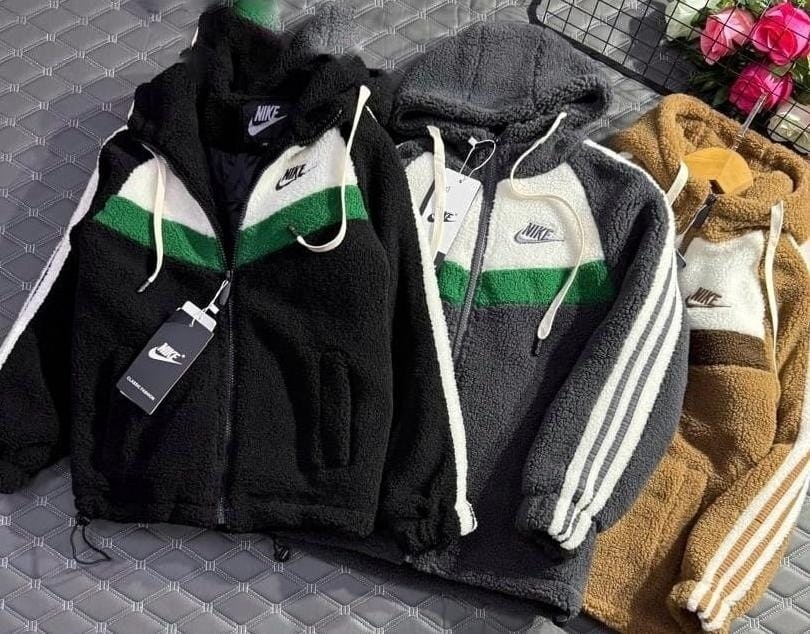 найк двухсторонняя куртка nike барашек,куртка барашек двухсторонняя nike,nike big swoosh fleece jacket,куртка барашка nike,куртка найк барашек