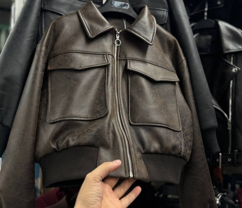 женская кожаная куртка,кожаная куртка бомбер женская,кожаная куртка,куртка женская,стильная куртка
