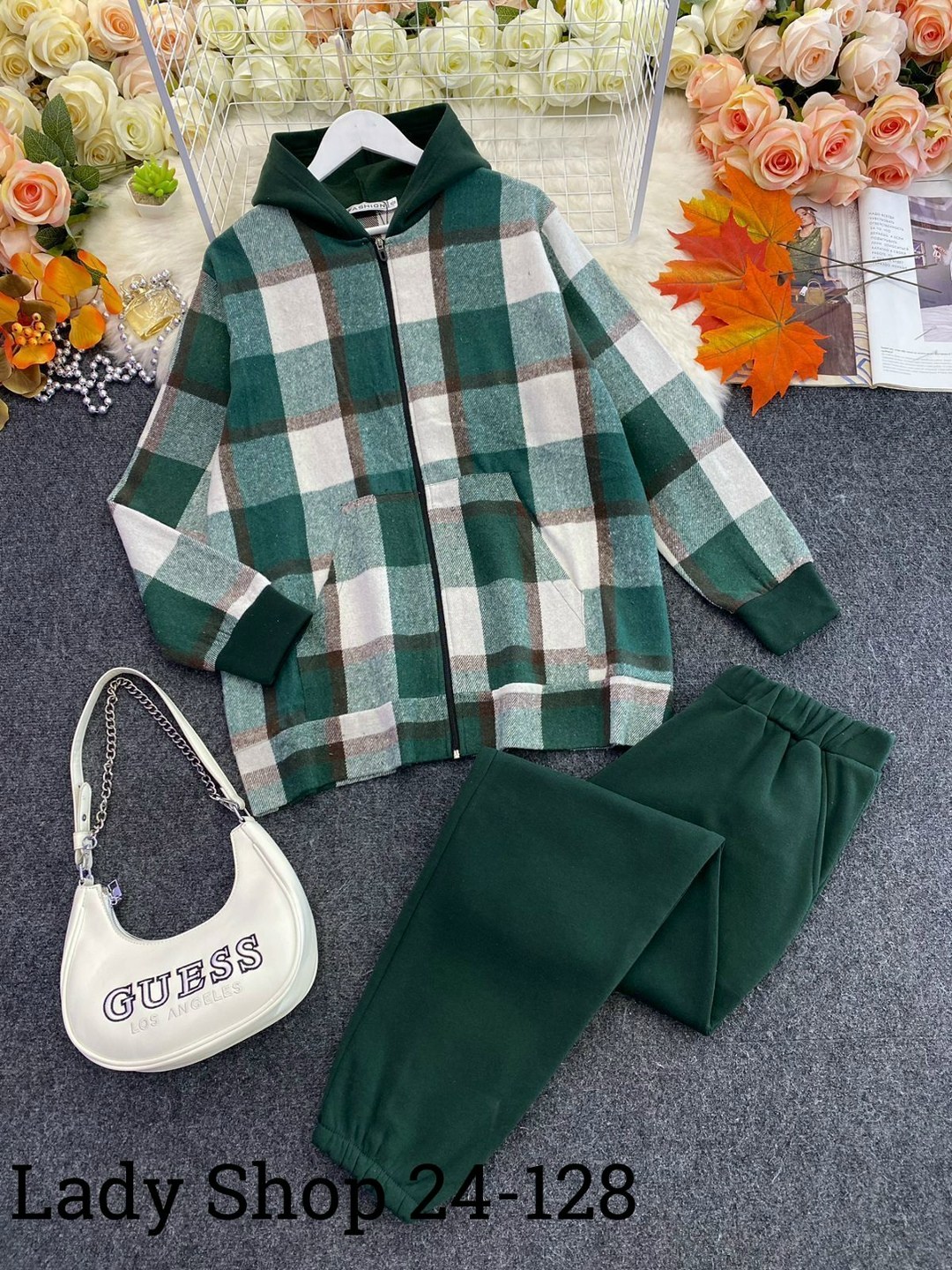 костюм женский тройка,спортивный женский костюм двойка на флисе в клетку,женский костюм на флисе,костюм женский двойка,рубашка оверсайз в клетку с капюшоном