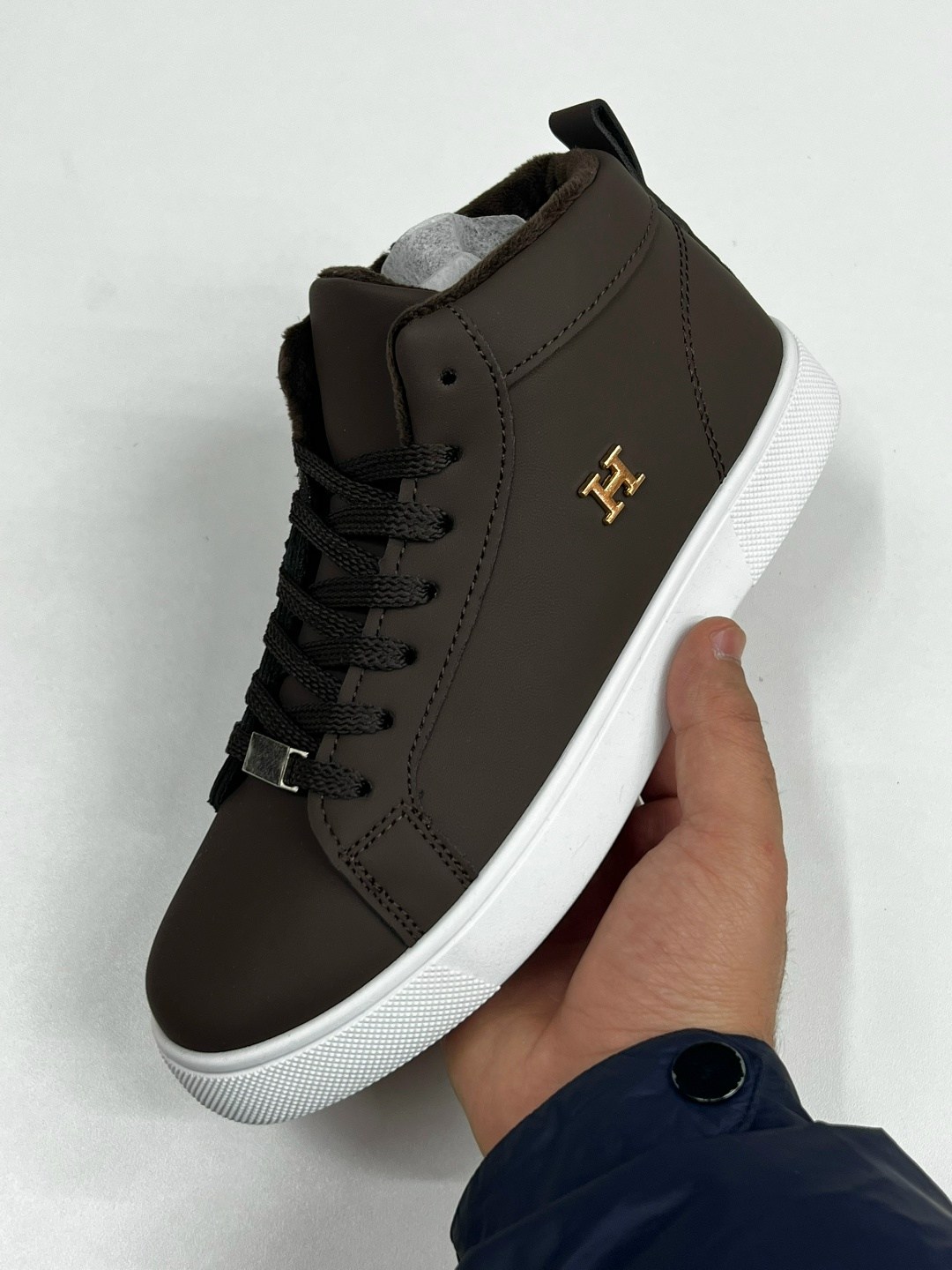 ,мужские высокие кроссовки,спортивная , мужская,обуви