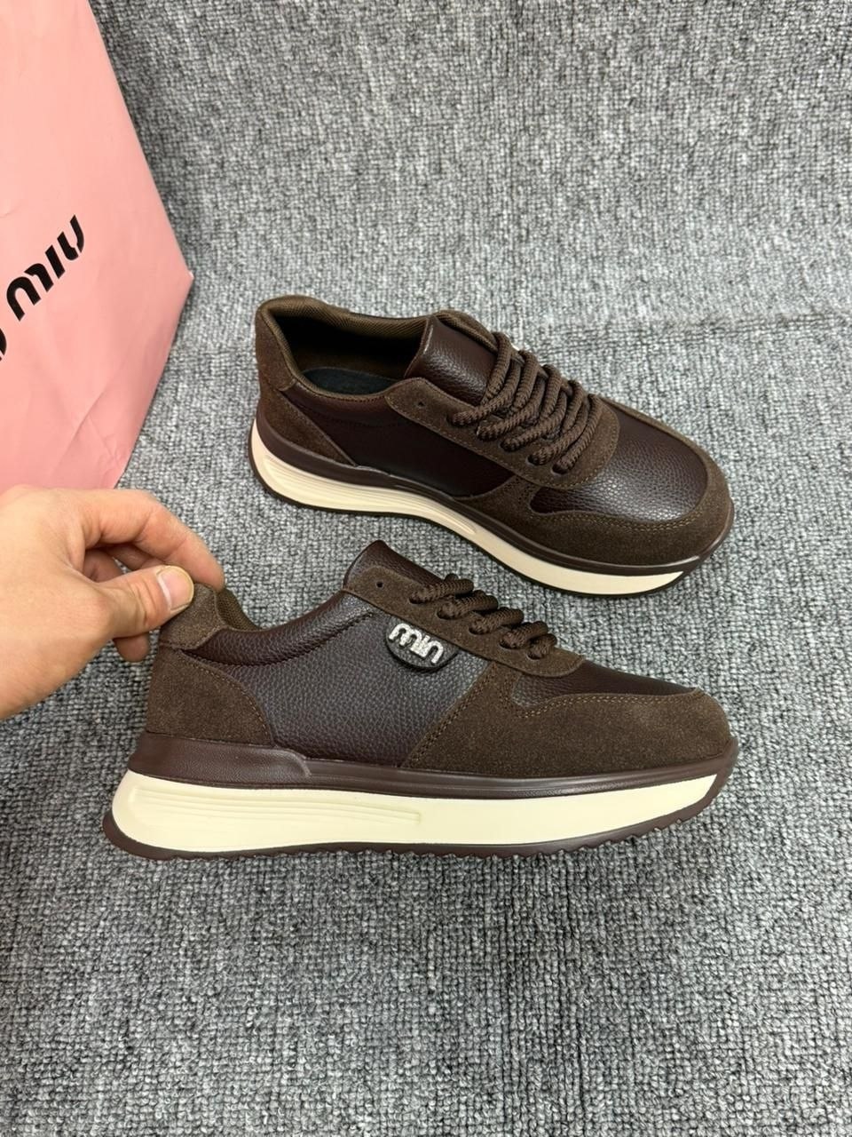 ,женские кроссовки,кроссовки для женщин,модные кроссовки, женская