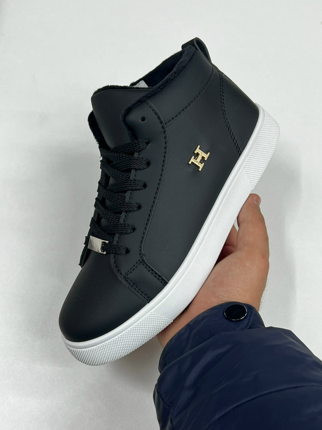 ,мужские высокие кроссовки,спортивная , мужская,обуви