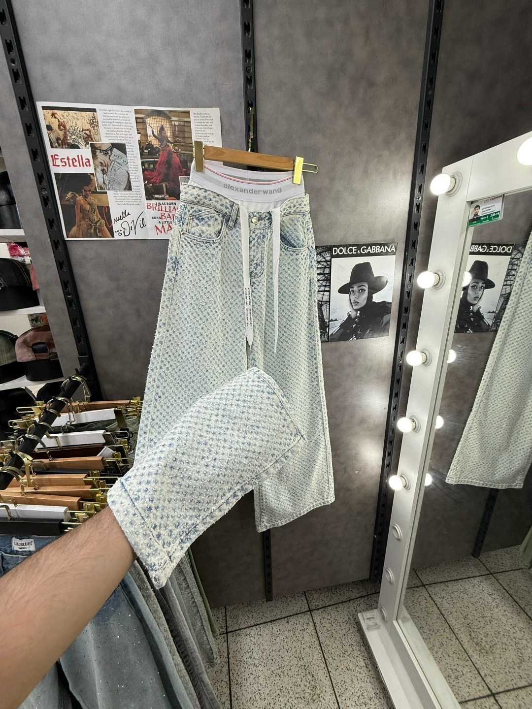 женские джинсы,модные джинсы,стильные джинсы,джинсы широкие,джинсы