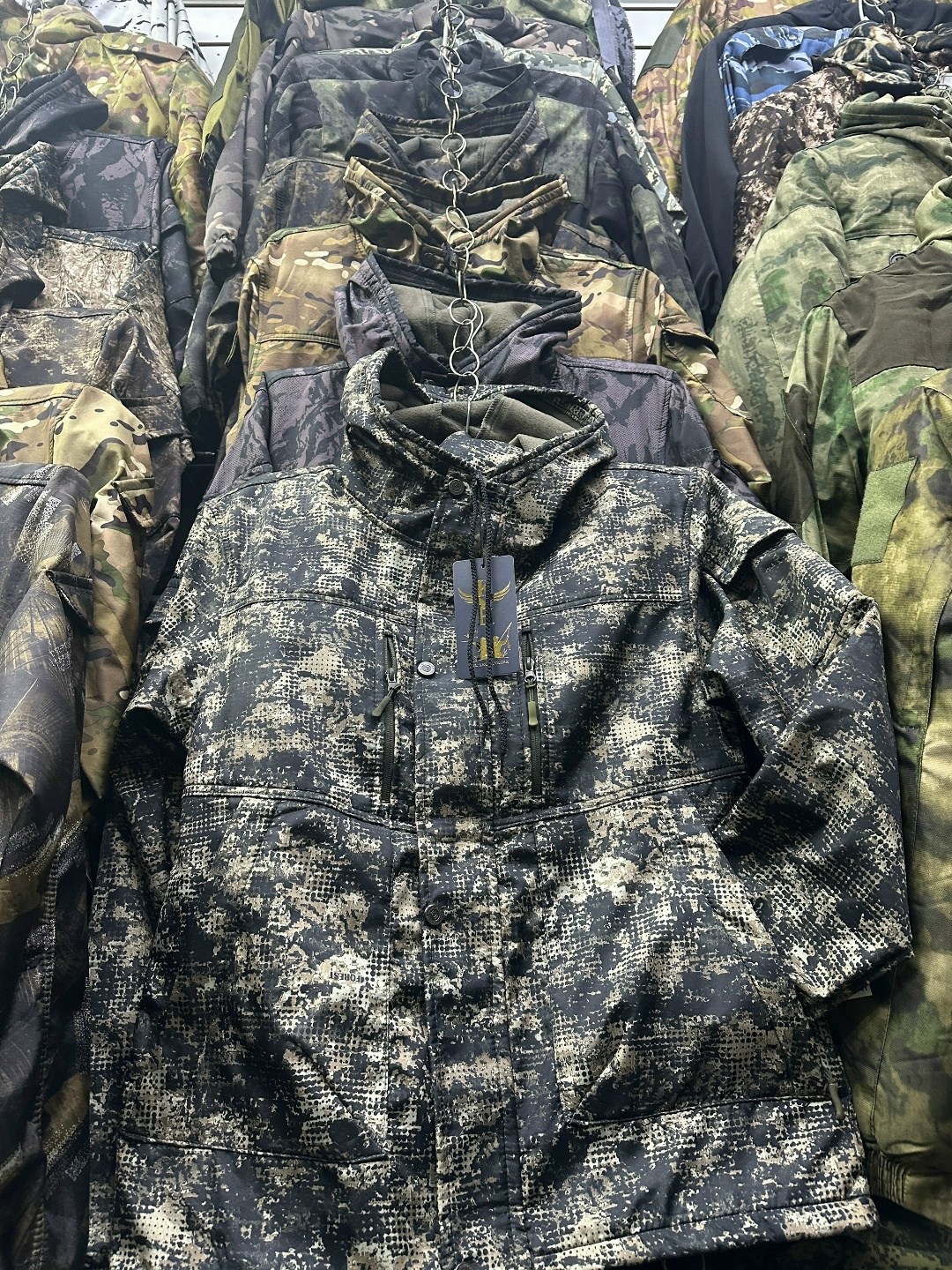 костюм демисезонный,камуфляжные костюмы,одежда для охоты,костюм горка пиксель,костюм для охоты