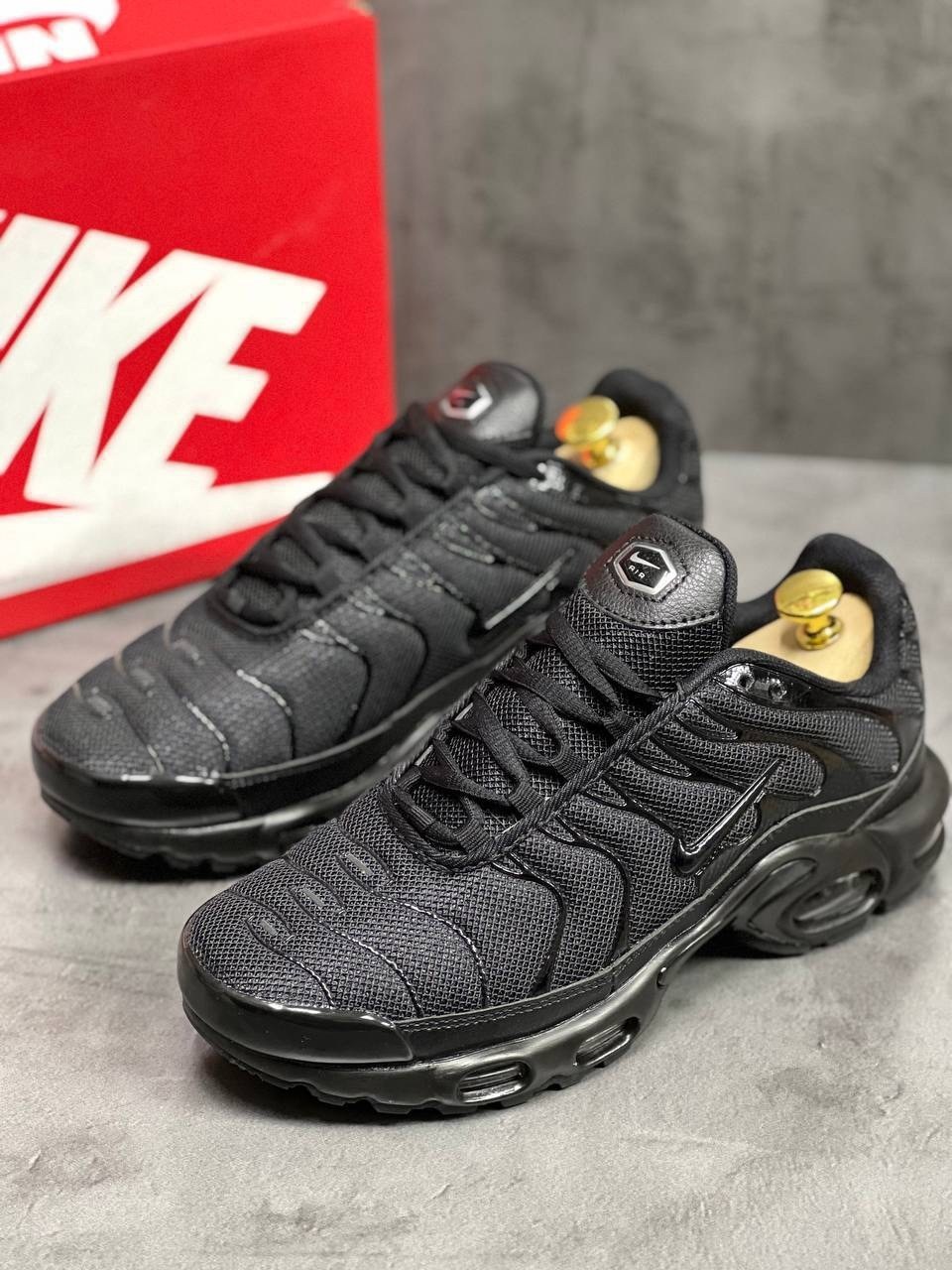 кроссовки nike air max tn plus,nike air max tn plus black,мужские кроссовки nike air max tn plus,кроссовки nike air max tn,nike air max tn plus