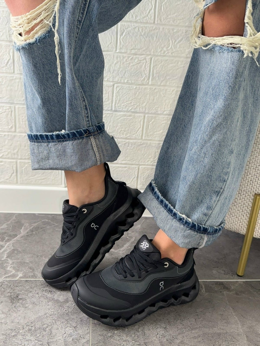 кроссовки женскиe,модные кроссовки,стильные женские кроссовки,кроссовки,чёрные кроссовки