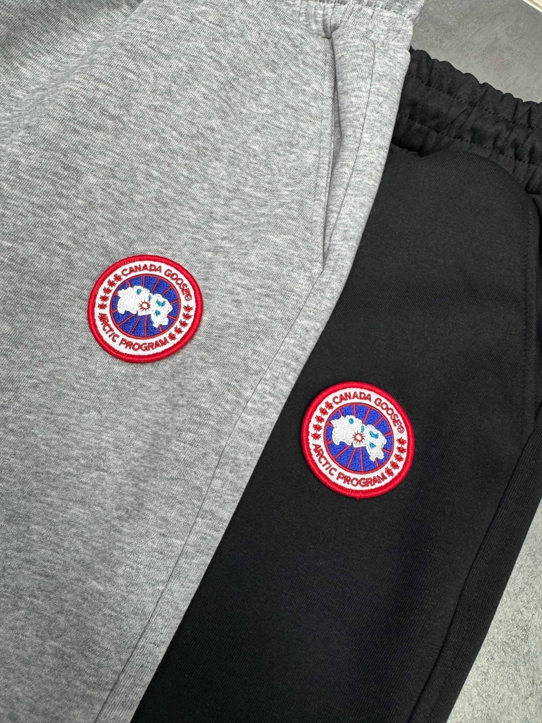 спортивные брюки,спортивные штаны,мускока спортивные штаны canada goose,брюки с логотипом,серые брюки