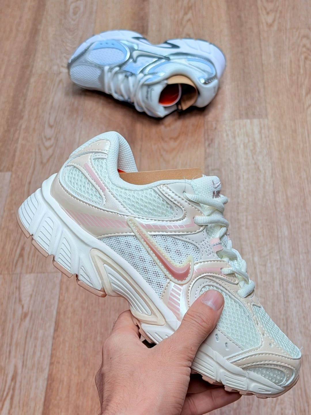 кроссовки nike,женские кроссовки nike,женские повседневные кроссовки v5 rnr от finish line nike,женские кроссовки,женские кроссовки nike v5 rnr