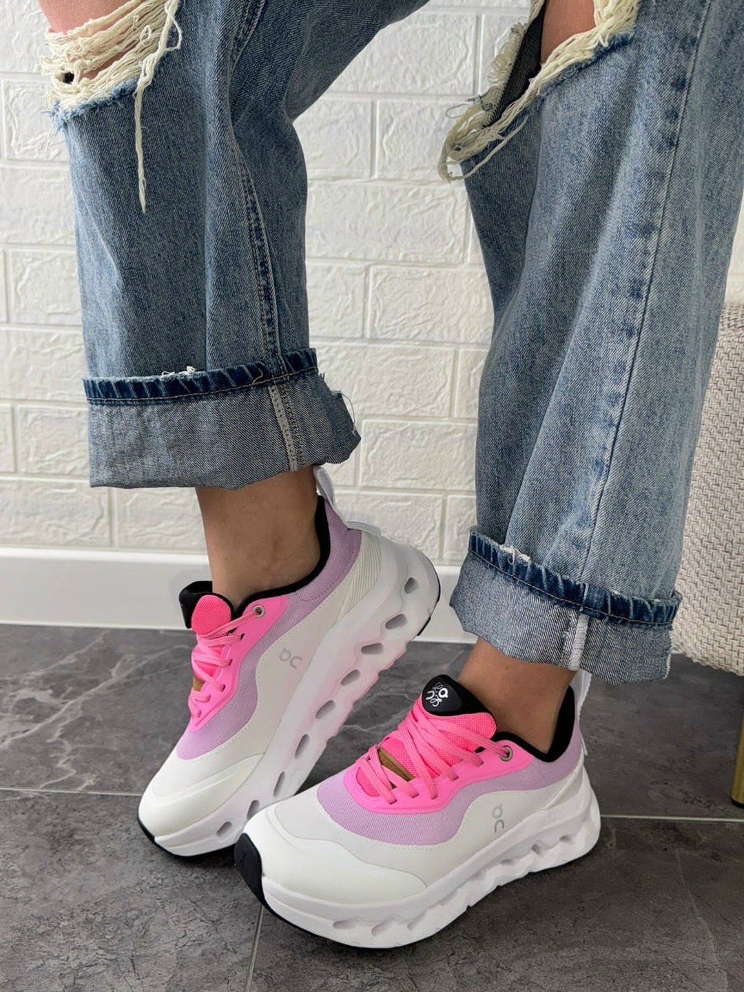 кроссовки женскиe,модные кроссовки,стильные женские кроссовки,кроссовки,чёрные кроссовки