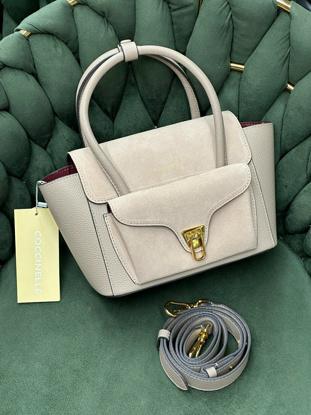 сумка coccinelle,сумка beat классическая с клапаном coccinelle,coccinelle сумка arlettis medium,coccinelle сумка liya medium цвет серый,женская сумка coccinelle