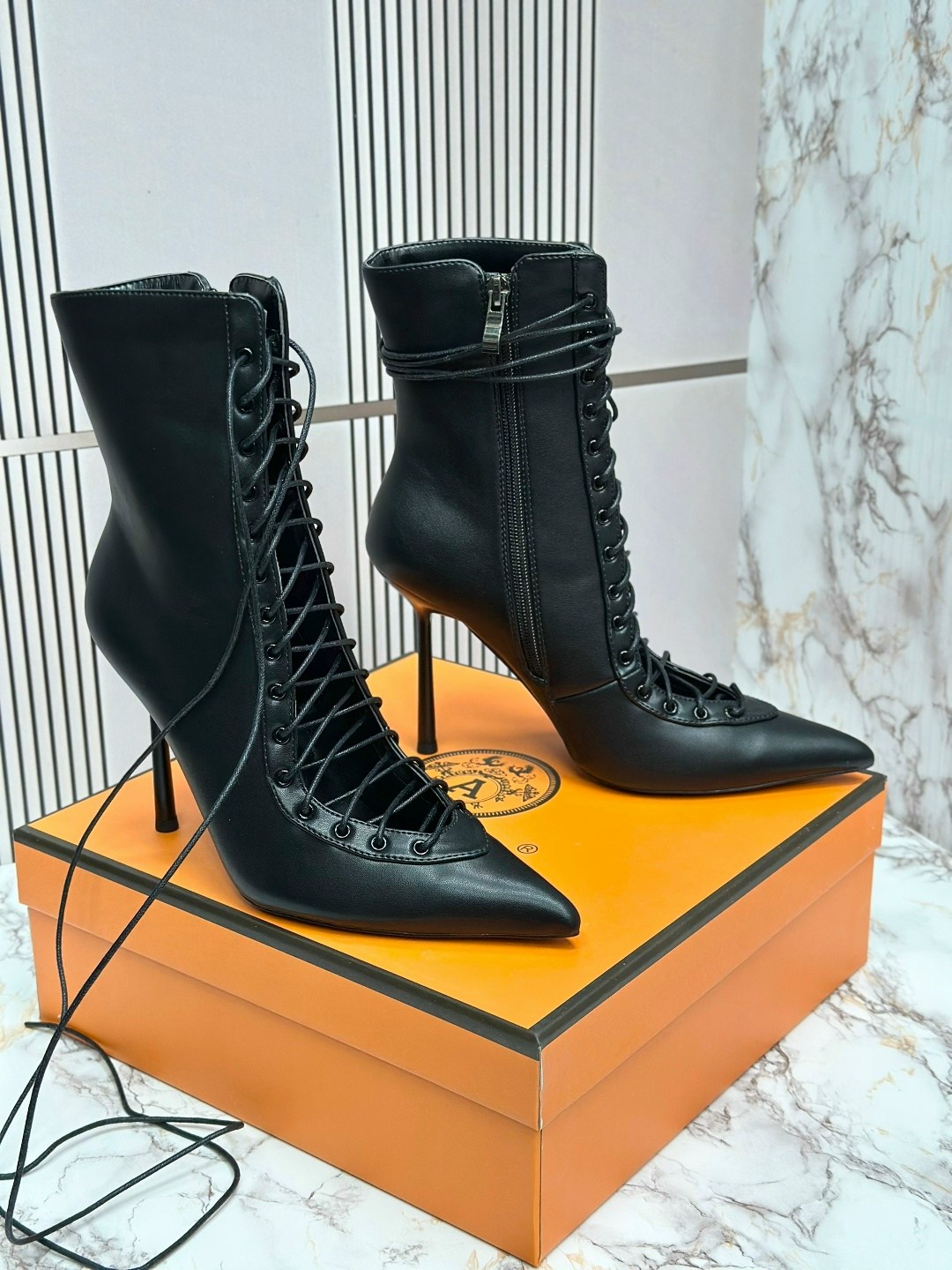 черные кожаные ботильоны jimmy choo,,ботильоны,женские ботильоны,ботильоны на шнуровке