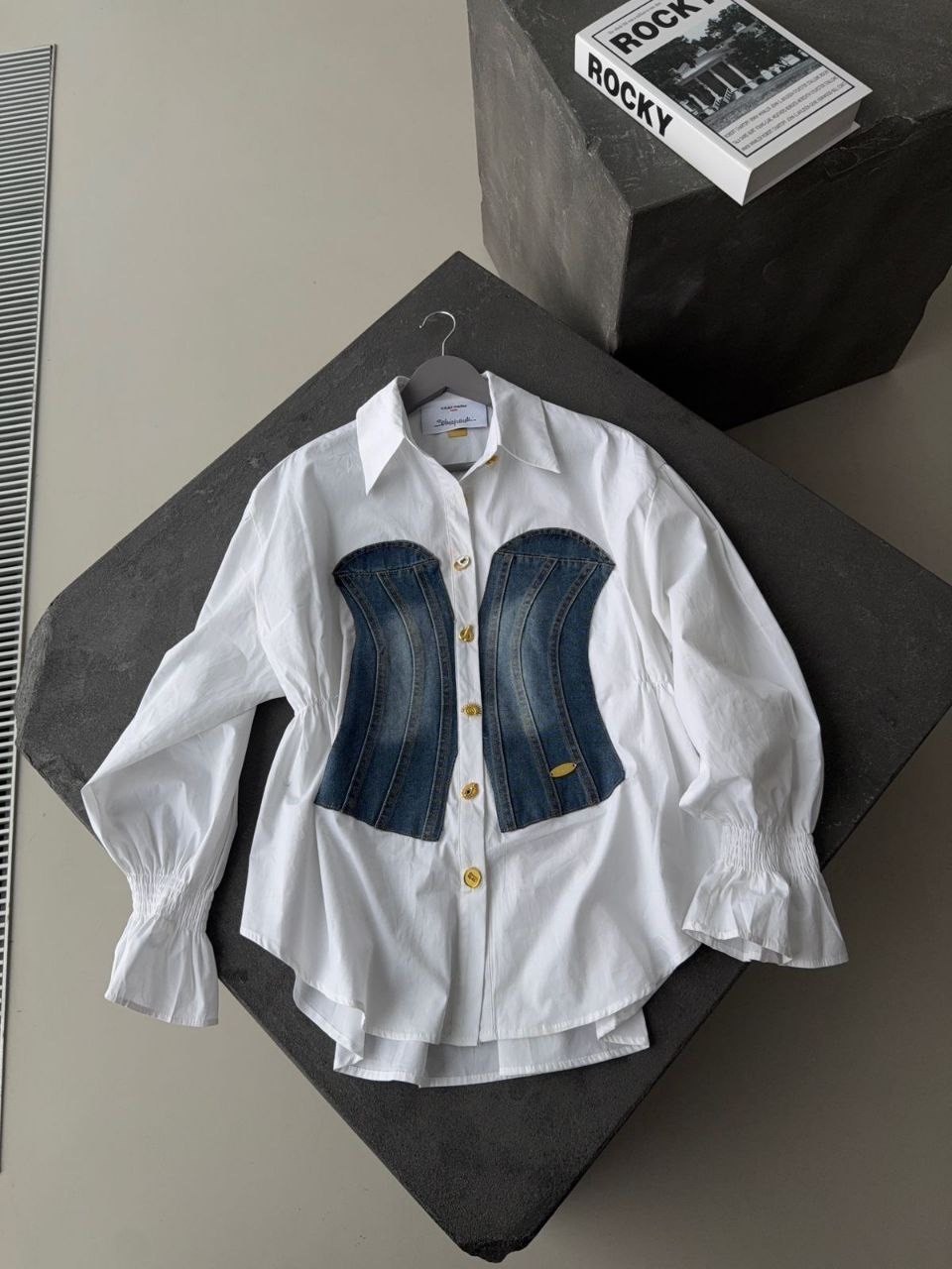 джинсовая блузка,женская джинсовая рубашка,белая джинсовая рубашка в элегантном стиле,корсет джинсовый