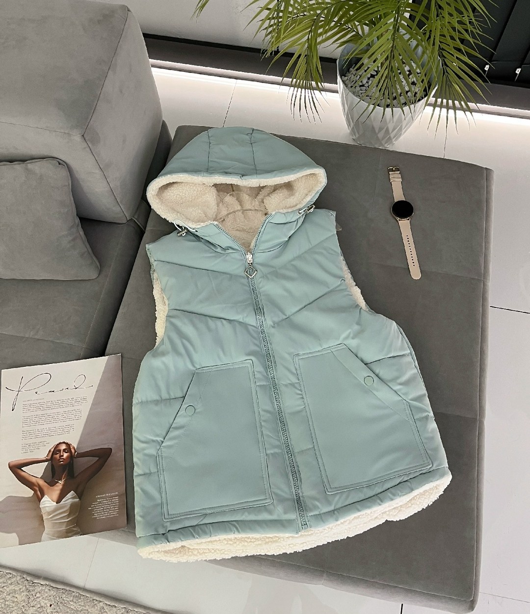 двухсторонняя жилетка женская,женская жилетка,жилет женский,жилет с капюшоном,двухсторонняя жилетка