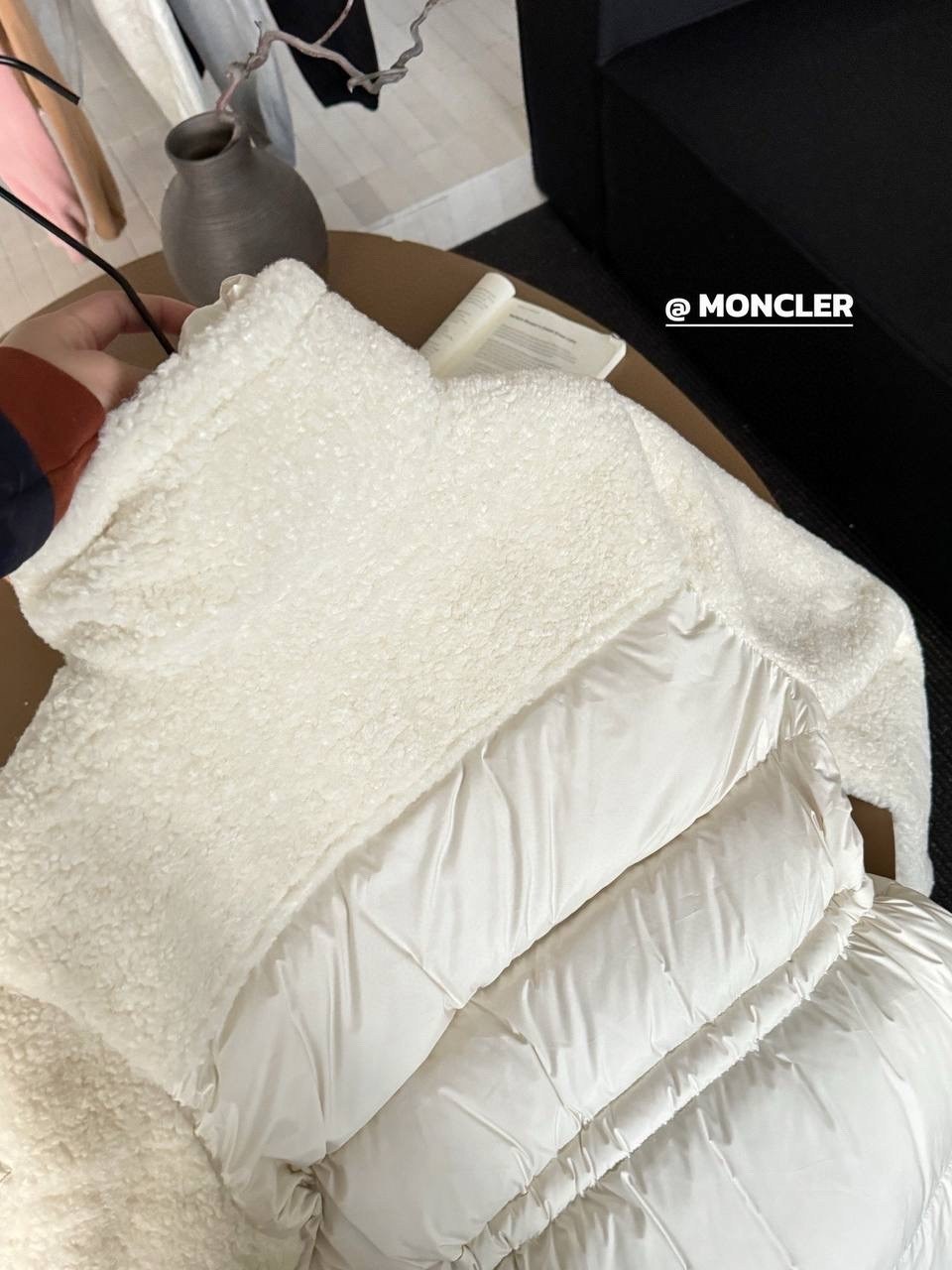 пуховик moncler,короткий пуховик,женские пуховики,куртка moncler,бежевый пуховик