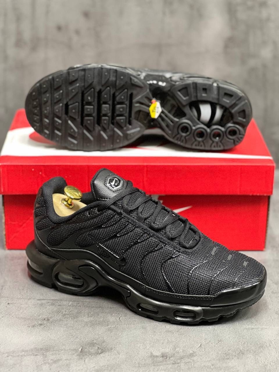 кроссовки nike air max tn plus,nike air max tn plus black,мужские кроссовки nike air max tn plus,кроссовки nike air max tn,nike air max tn plus