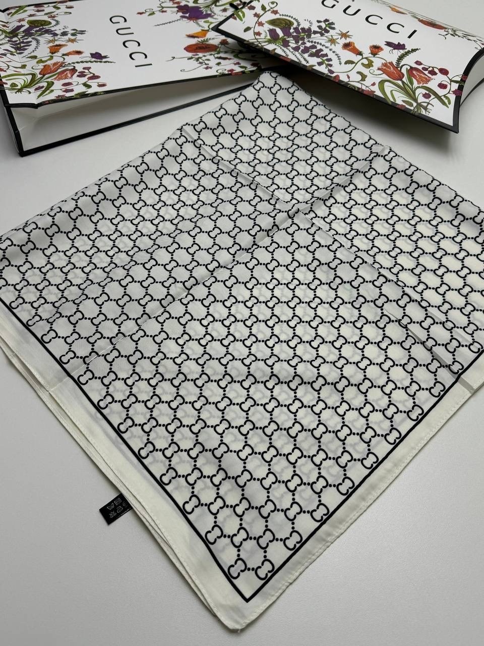 женский платок,платок gucci шелковый,платки диор,платки шарф,платок гуччи черный