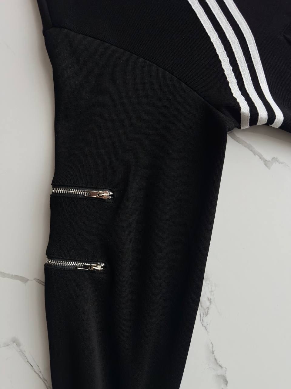 чёрная толстовка oversize с лампасами gloria jeans,костюм с лампасами,спортивный костюм женский,стильные костюмы,спортивный костюм