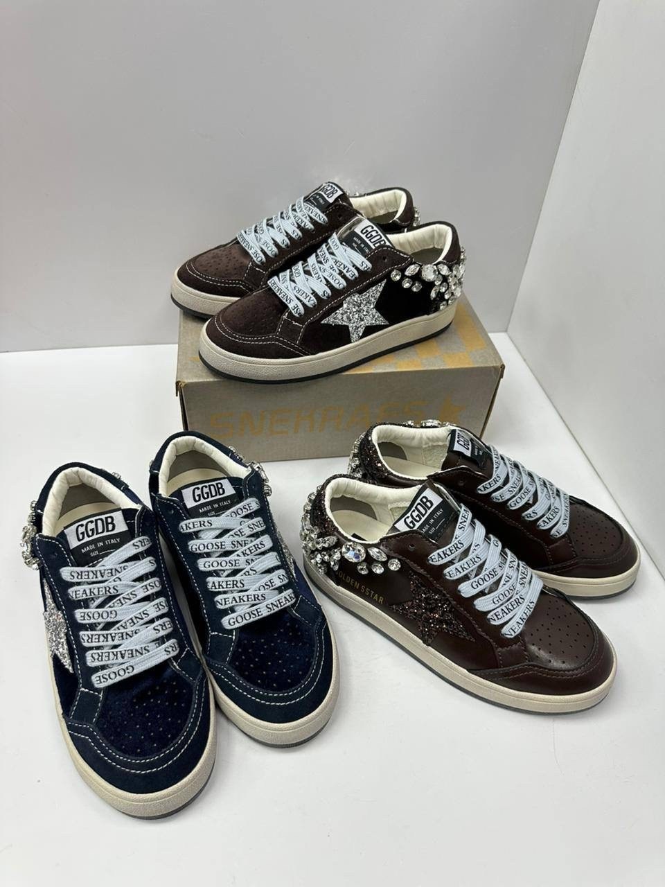 кеды golden goose,кеды super-star с блестками golden goose черный,лаковые кроссовки golden goose,кроссовки golden goose с пайетками на платформе,кроссовки golden goose