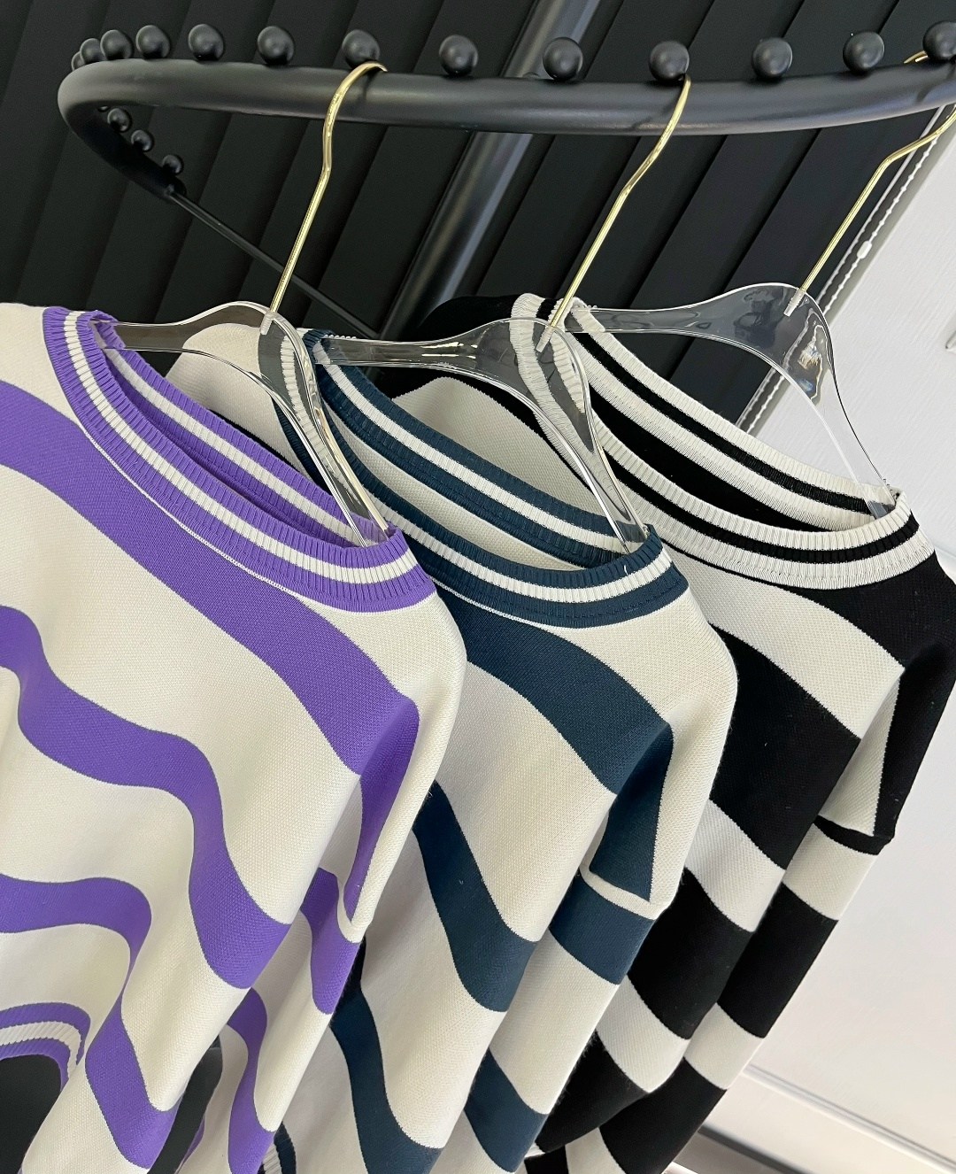 женский свитер в полоску,кофта женская,свитер в полоску,свитера женские,женский трикотажный свитер в полоску