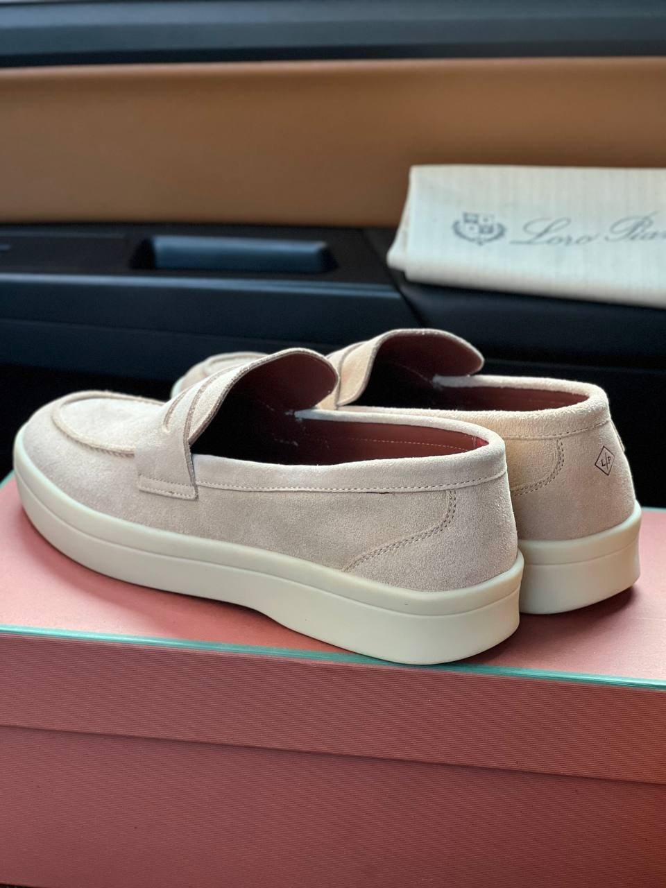 ,лоферы из натуральной замши loro piana,лоферы loro piana,лоферы мужские loro piana,замшевые лоферы loro piana