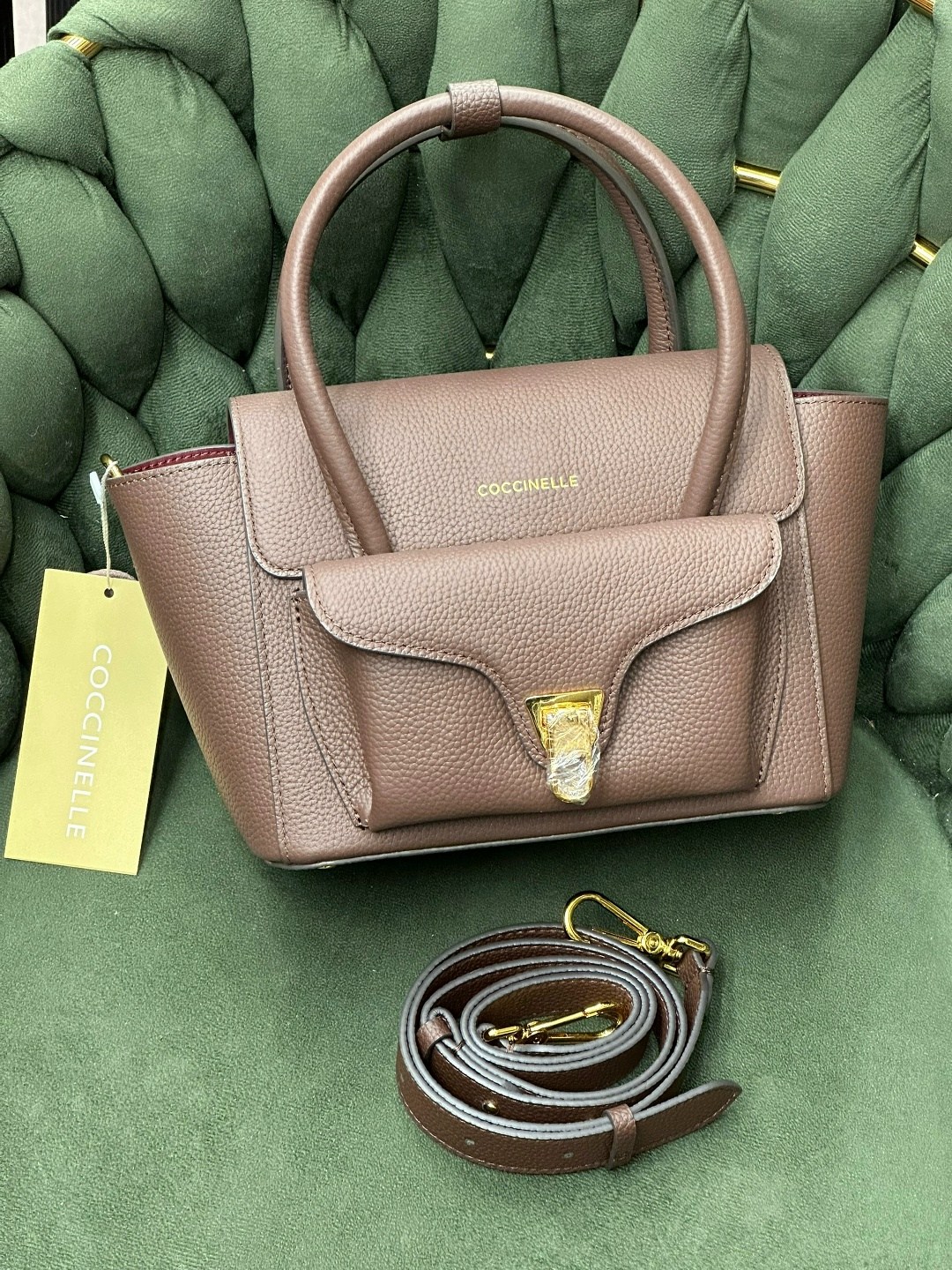 сумка coccinelle,сумка beat классическая с клапаном coccinelle,женская сумка coccinelle,сумка coccinelle arlettis,coccinelle сумка liya medium цвет серый