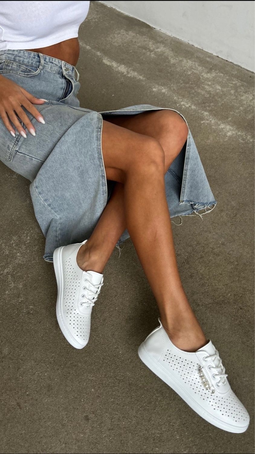 ,кеды женски,кеды кожаные перфорированные,белые летние кеды,кеды белые с перфорацией