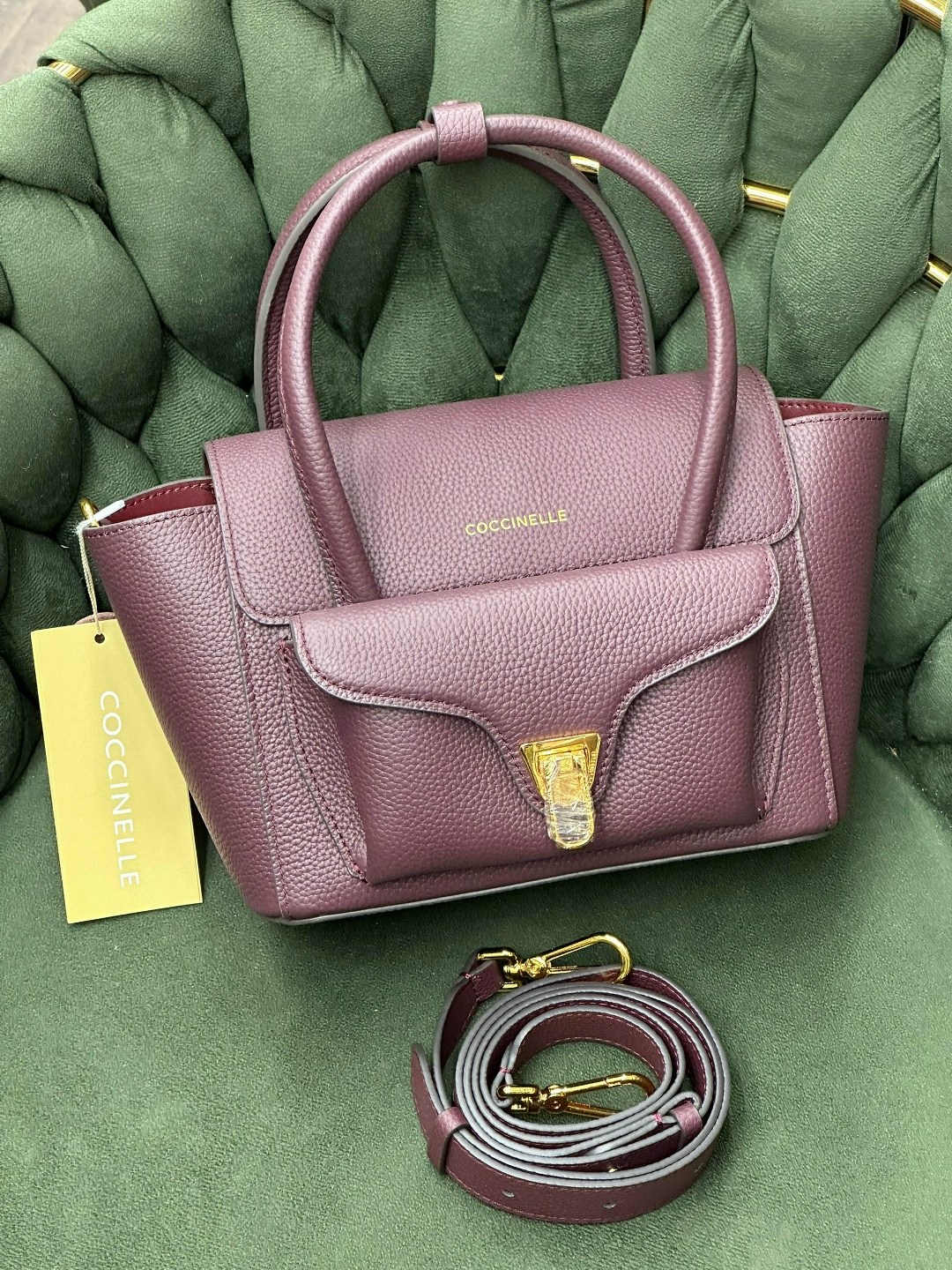 сумка coccinelle,сумка beat классическая с клапаном coccinelle,женская сумка coccinelle,сумка coccinelle arlettis,coccinelle сумка liya medium цвет серый