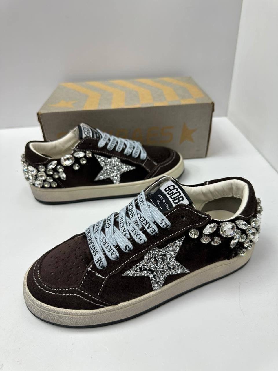 кеды golden goose,кеды super-star с блестками golden goose черный,лаковые кроссовки golden goose,кроссовки golden goose с пайетками на платформе,кроссовки golden goose