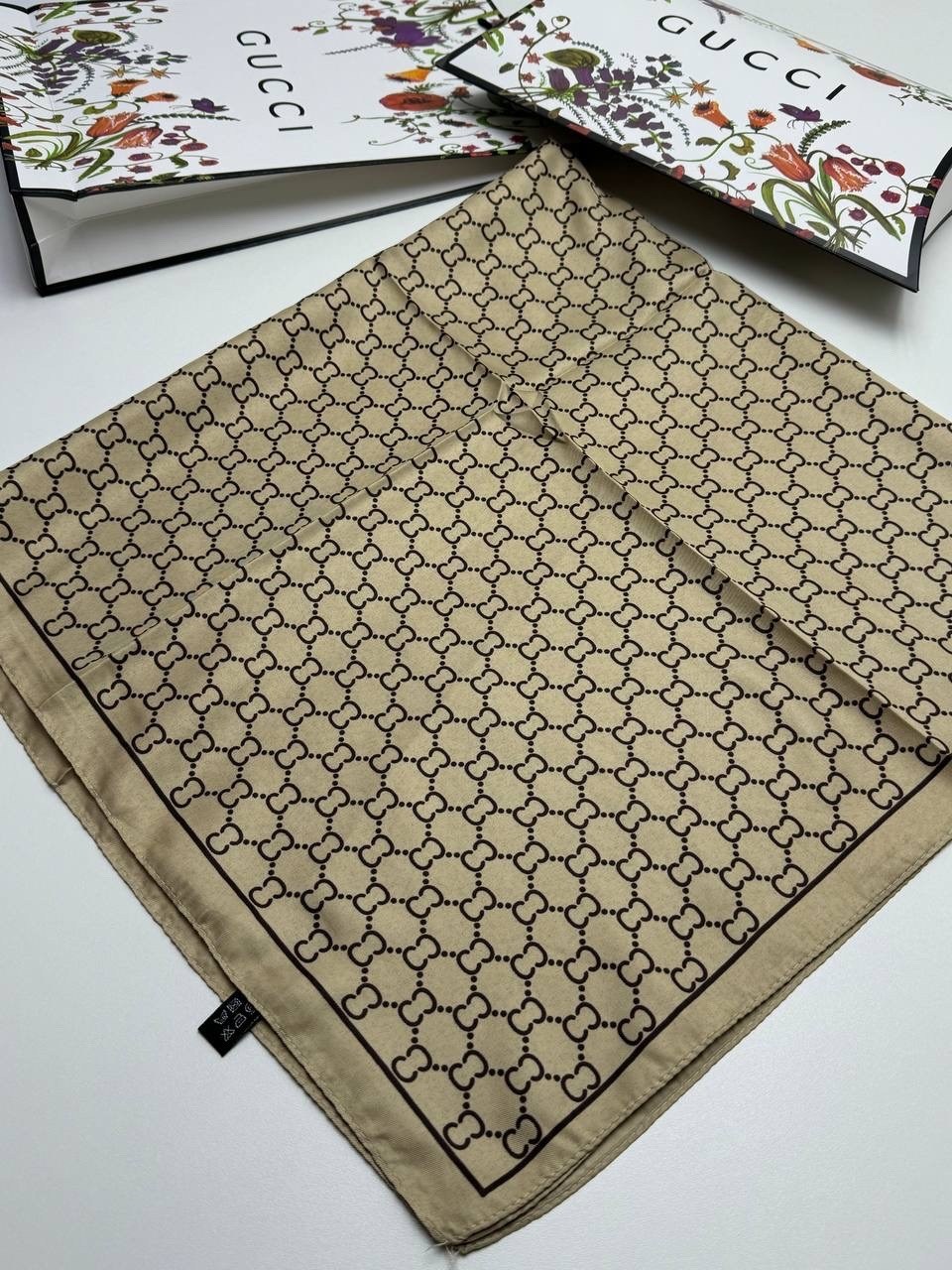 женский платок,платок gucci шелковый,платки диор,платки шарф,платок гуччи черный