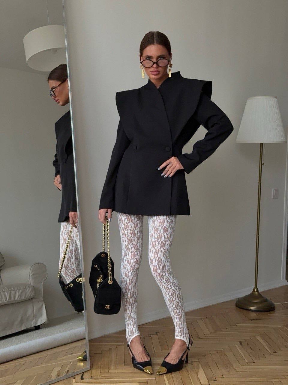 дизайн костюма,современная мода,жакет с архитектурными плечами,дизайнерская одежда