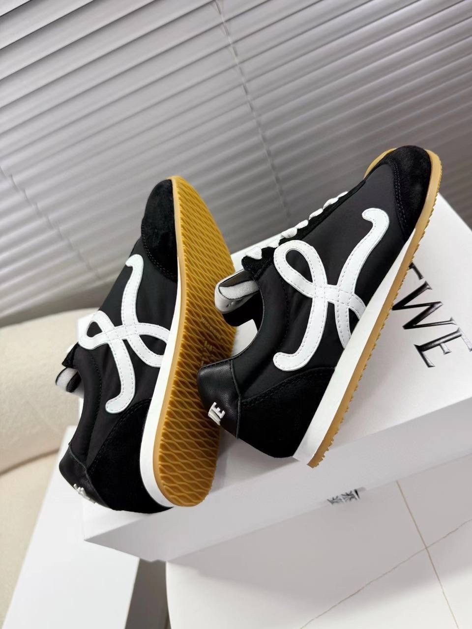 ,кроссовки женскиe,кроссовки loewe,кроссовки брендовые,спортивная