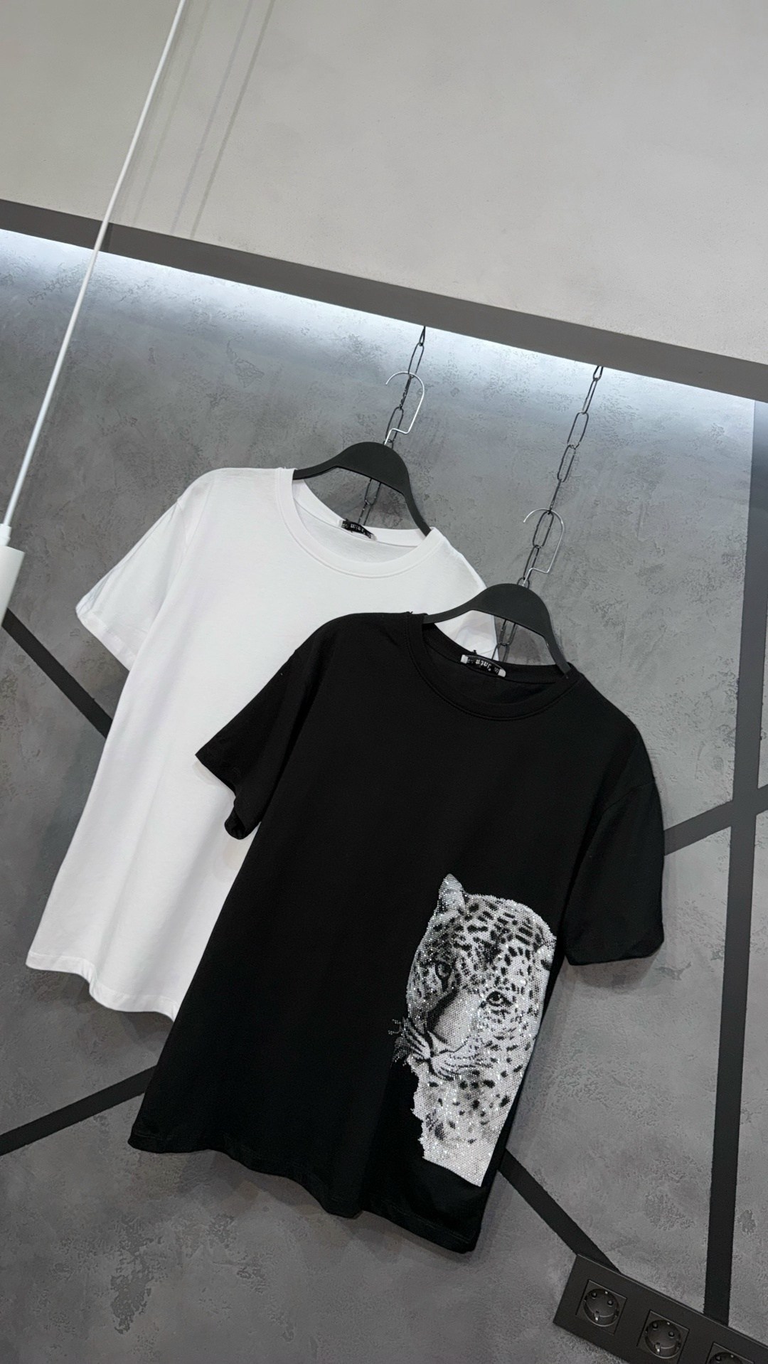 свитшот со стразами,женский свитшот,женская кофта,футболка оверсайз со стразам,футболка со стразами женская