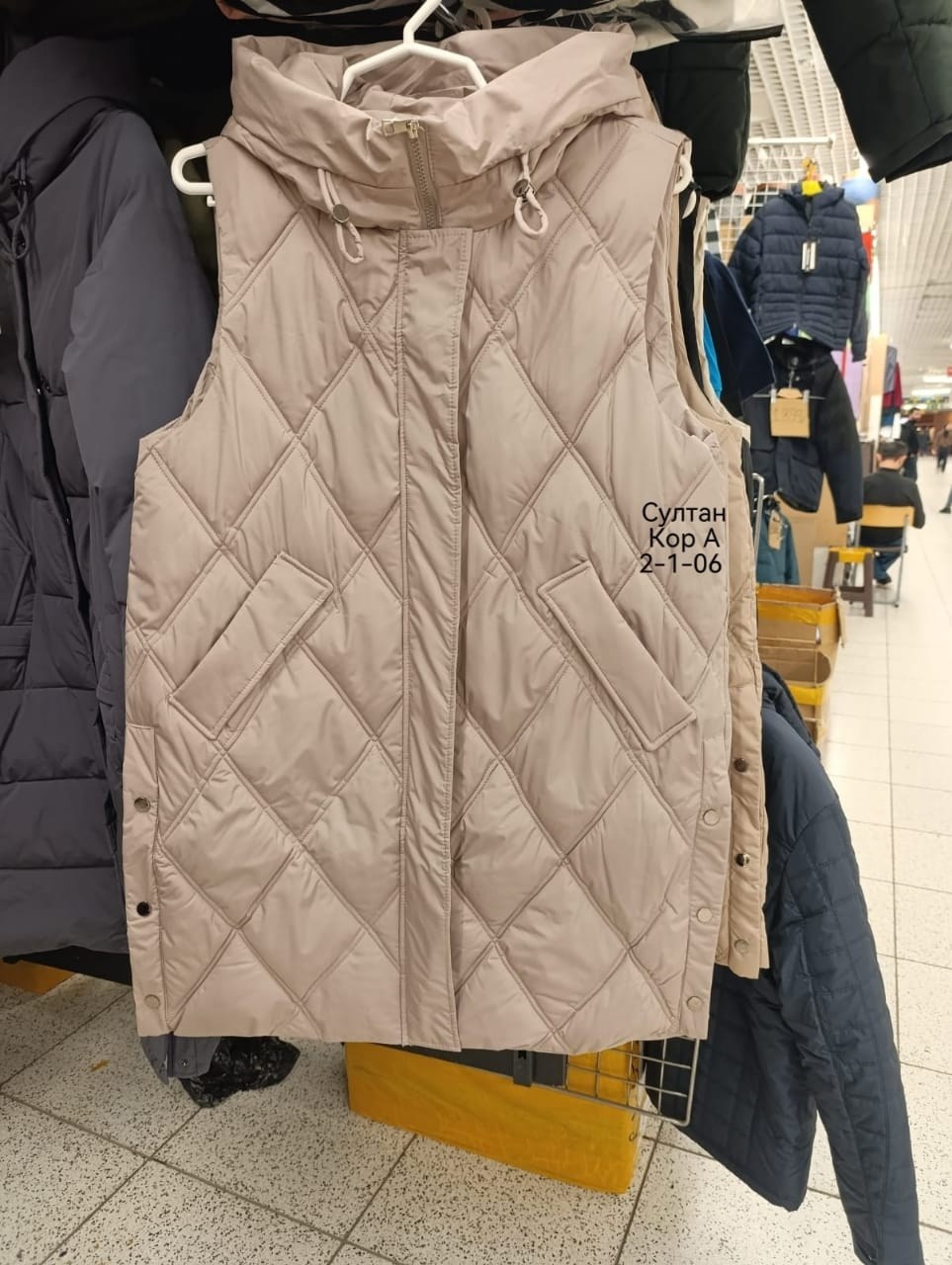 жилетка женская,жилетка,жилет,демисезонная жилетка,жилет женский