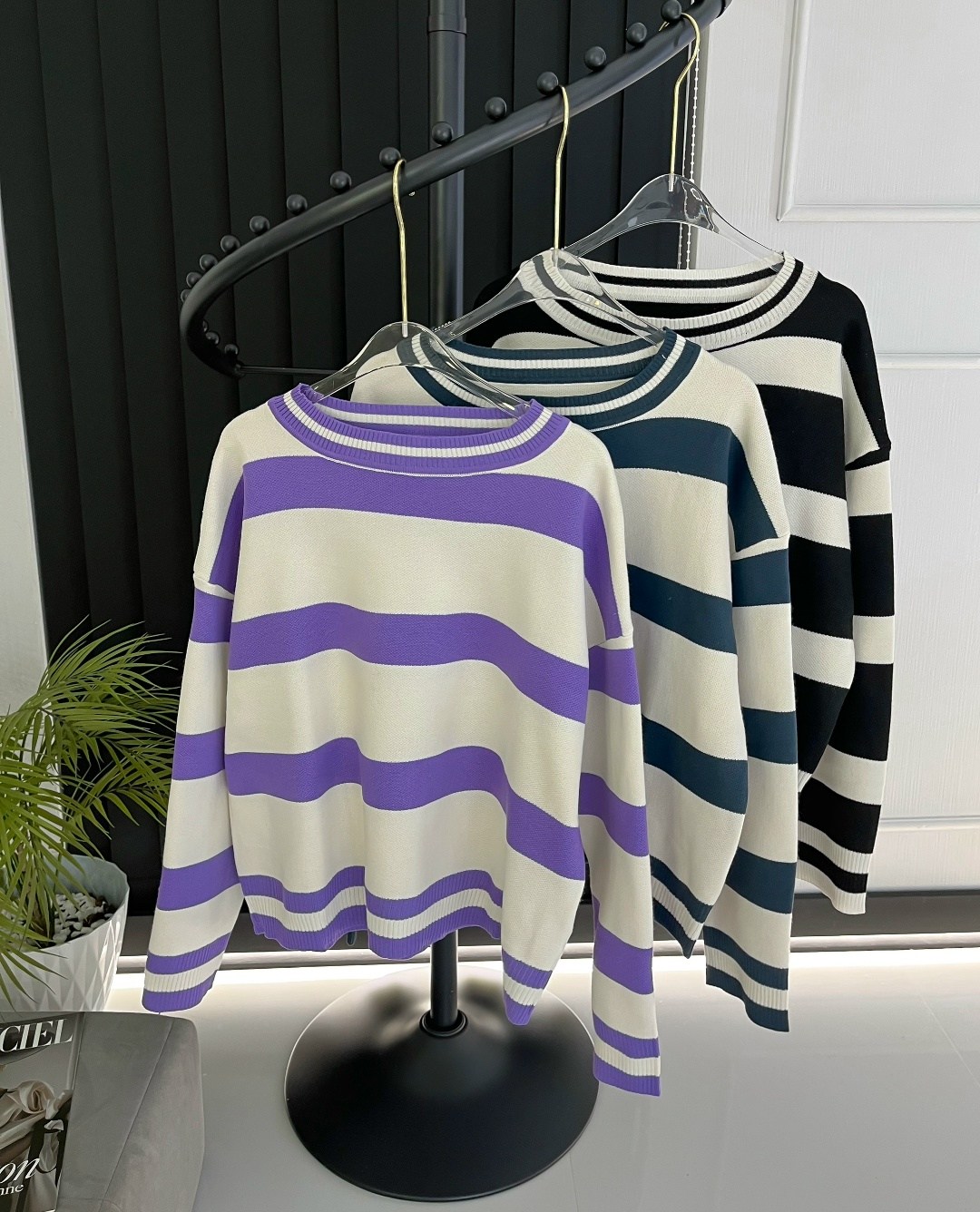 женский свитер в полоску,кофта женская,свитер в полоску,свитера женские,женский трикотажный свитер в полоску