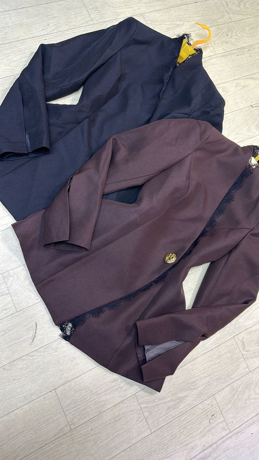 жакет с баской,пиджак с баской,женский пиджак,женский брючный костюм,пиджак приталенный