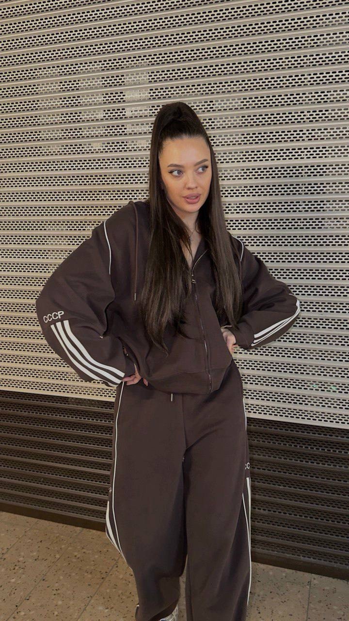 женский спортивный костюм,спортивный костюм,стильный спортивный костюм,женский костюм,велюровый спортивный костюм