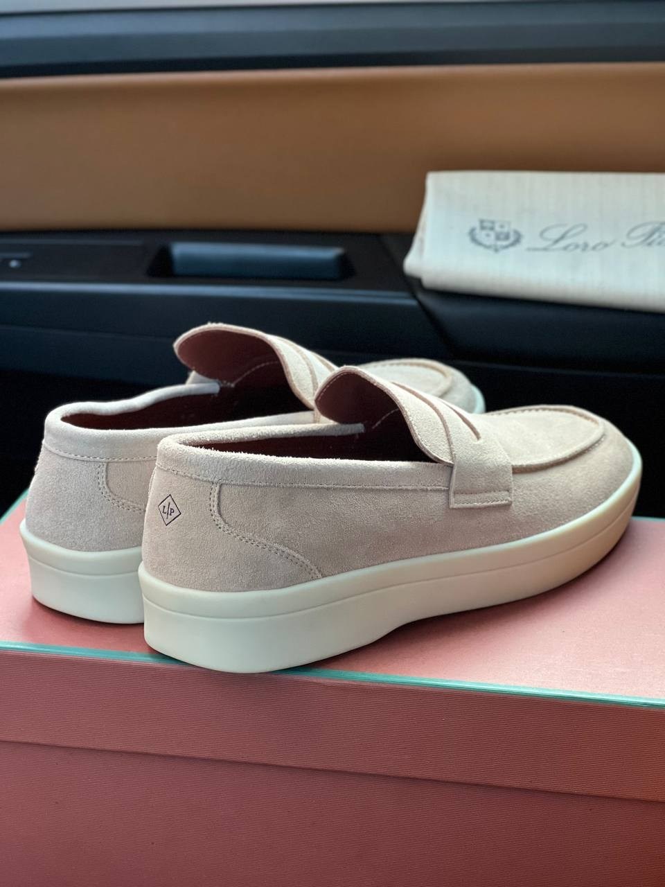 ,лоферы из натуральной замши loro piana,лоферы loro piana,лоферы мужские loro piana,замшевые лоферы loro piana