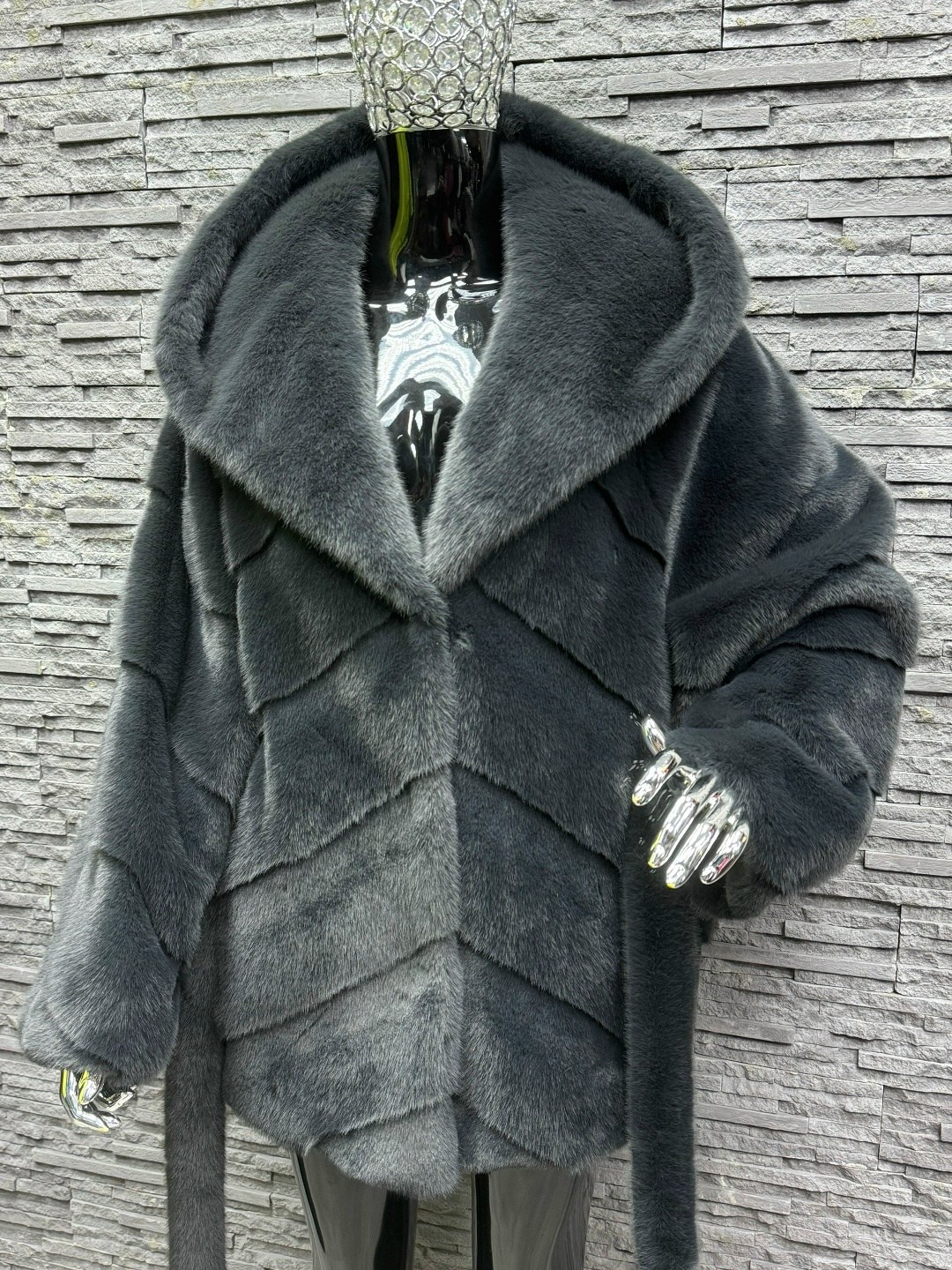 шуба норковая,норковая шуба летучая мышь с капюшоном,елена фурс шубы норка летучая мышь,шуба из норки nafa серо-голубая с капюшоном,шуба норка оверсайз летучая мышь