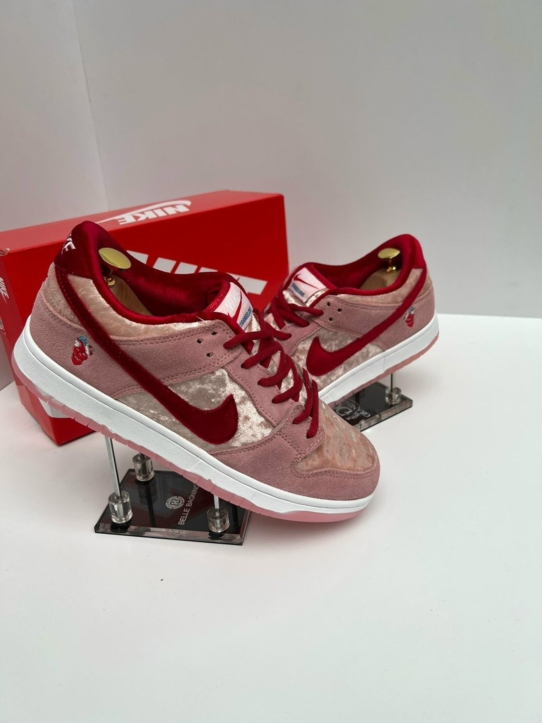 кроссовки nike sb dunk low strangelove,кроссовки nike sb dunk low,кроссовки женские nike sb dunk,nike sb dunk low strangelove,nike dunk sb low