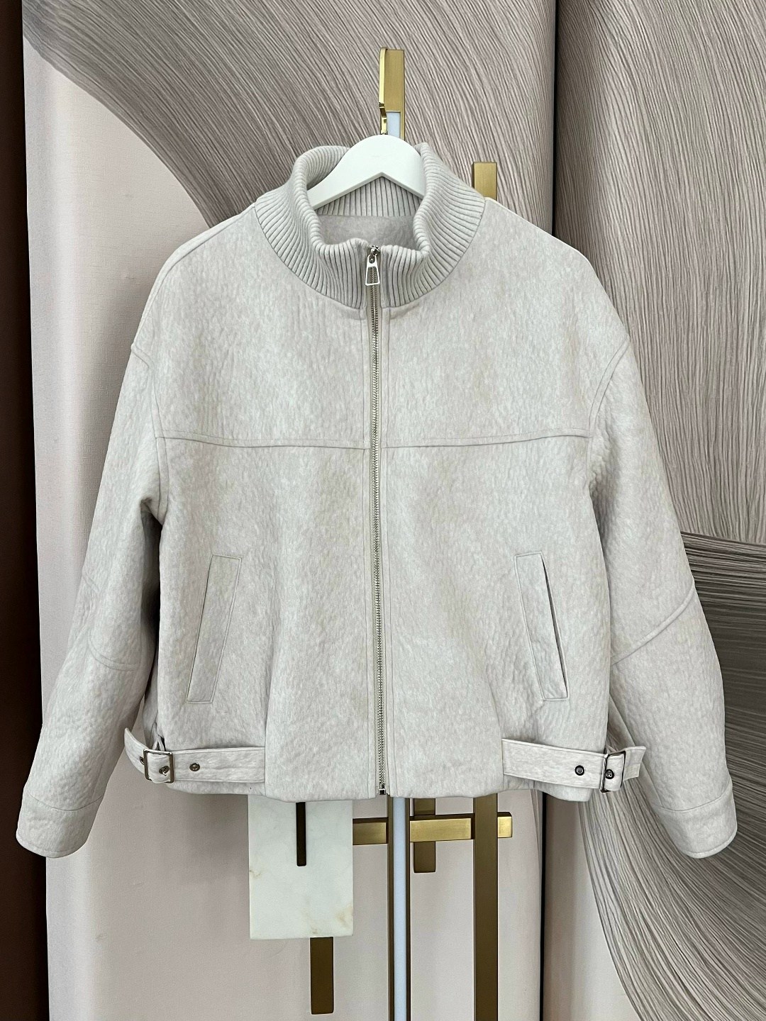 стильная куртка,куртка женская,легкая куртка,куртка,куртка бомбер женская