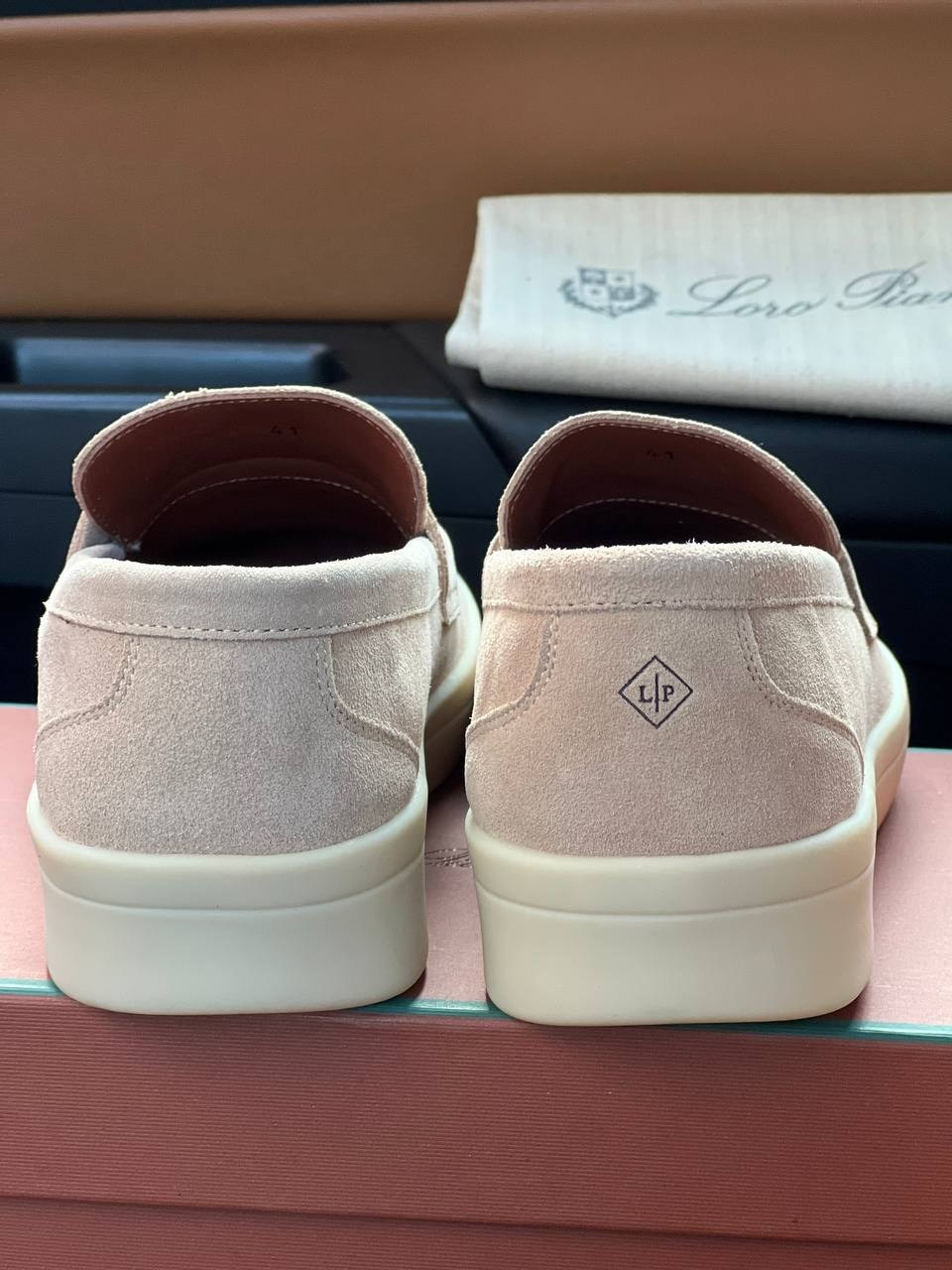 ,лоферы из натуральной замши loro piana,лоферы loro piana,лоферы мужские loro piana,замшевые лоферы loro piana