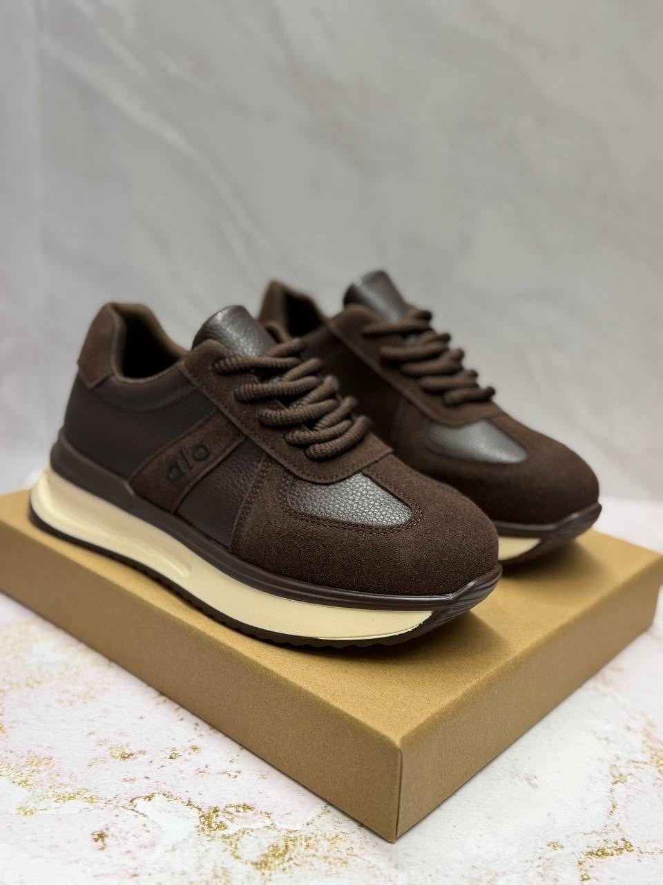 ,кроссовки женскиe,кроссовки для женщин,спортивная ,брендовые кроссовки