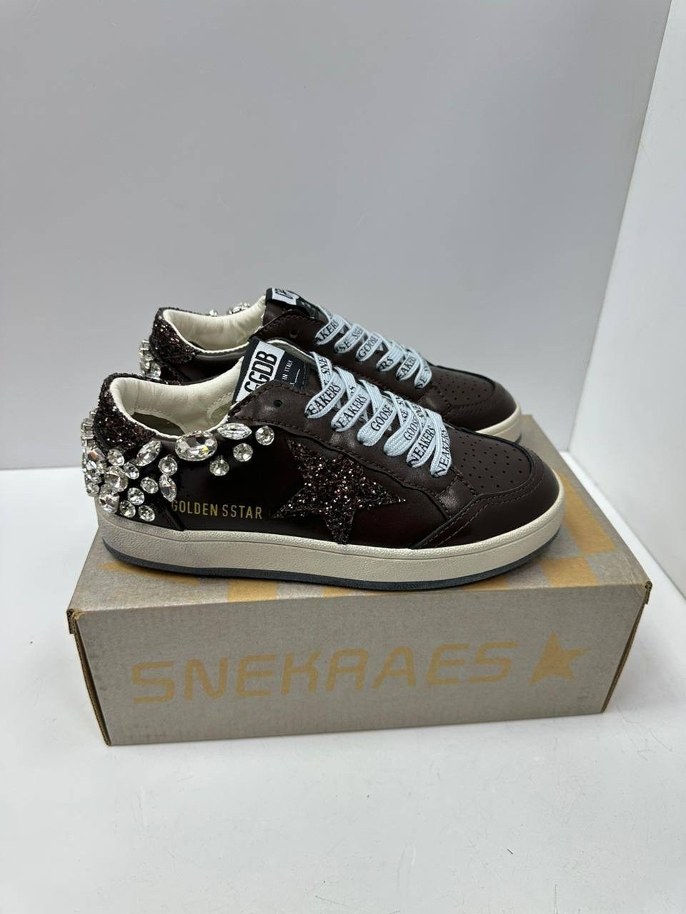 кеды golden goose,кеды golden goose женские,golden goose кроссовки,кроссовки golden goose с пайетками,кеды golden goose женские с камнями